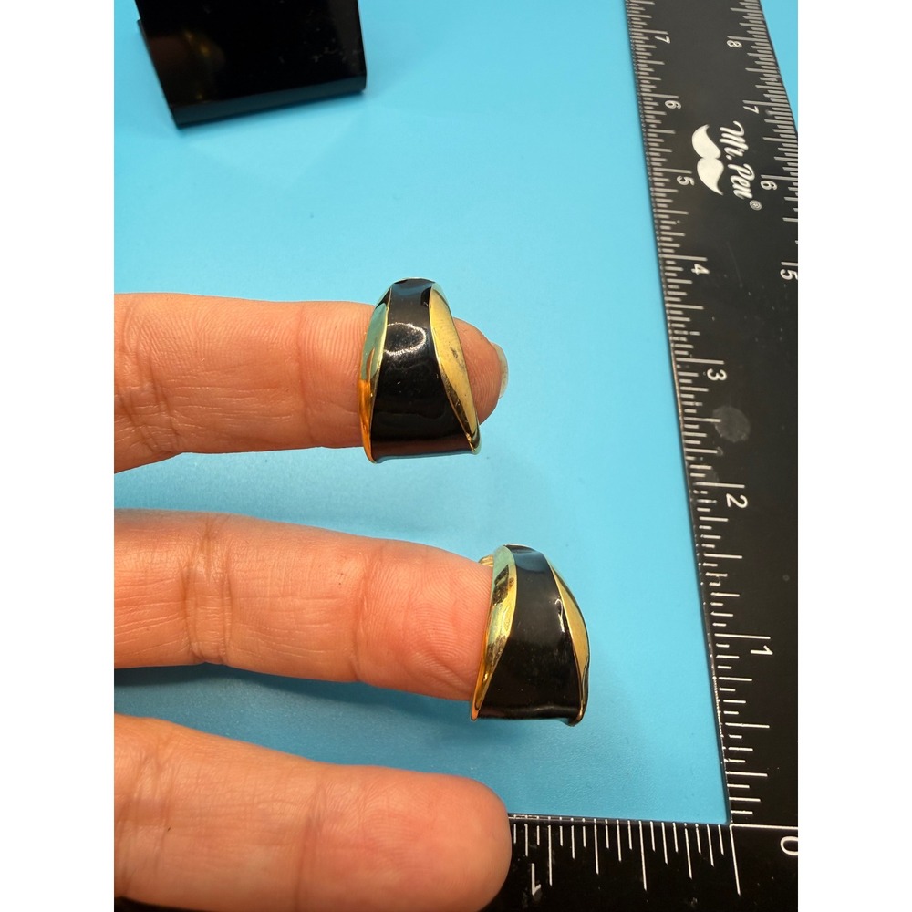 Vintage Gold Tone Black Enamel Chunky Clip On Hoop‎ Earrings J-Hoop 1 Inch